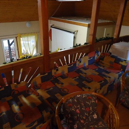 Hotel Czermann Panzio Es Etterem Oroszlány Exteriér fotografie